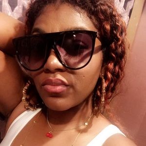 Meet your Posher, Alisha